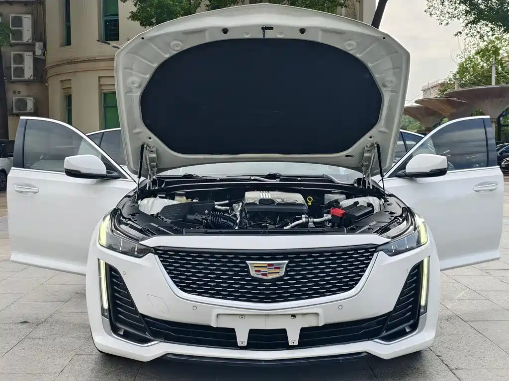 Cadillac CT5 — фото 23
