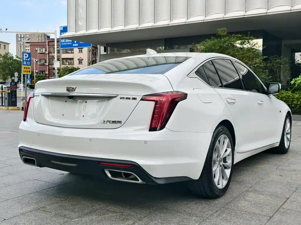 Cadillac CT5 — фото 7
