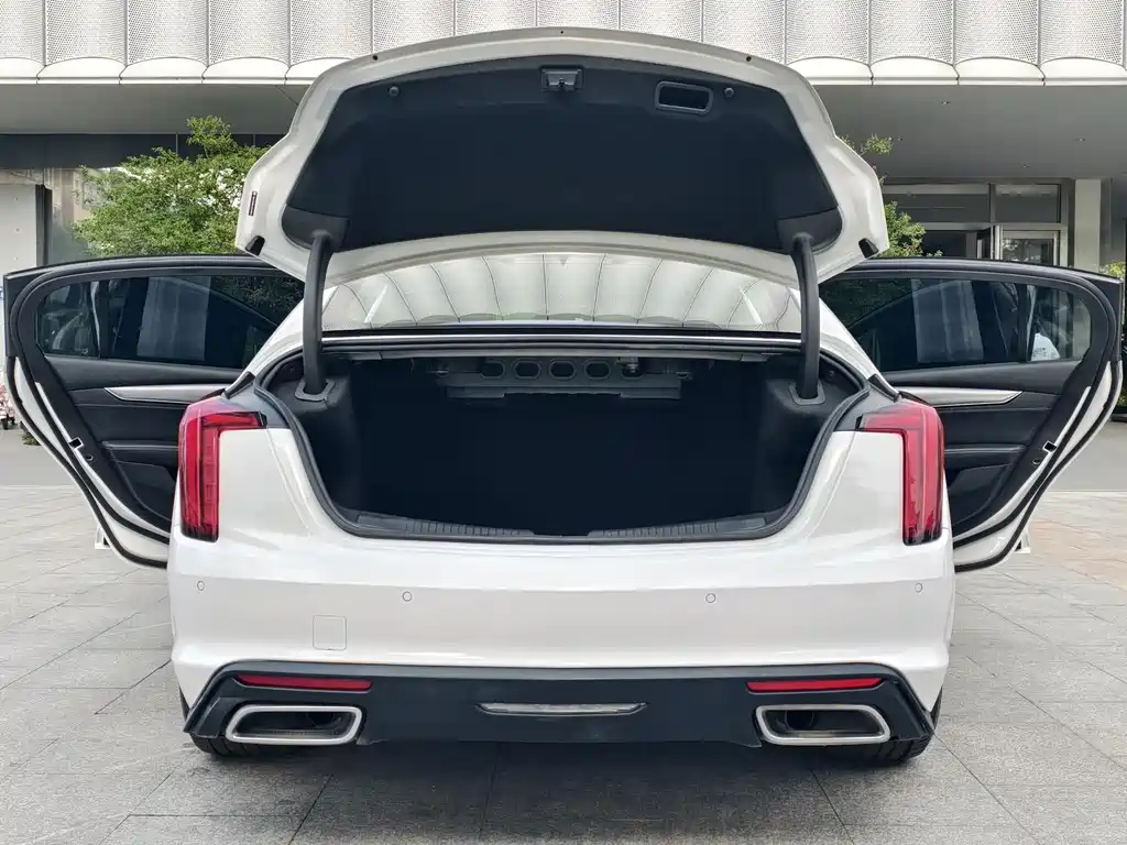 Cadillac CT5 — фото 10