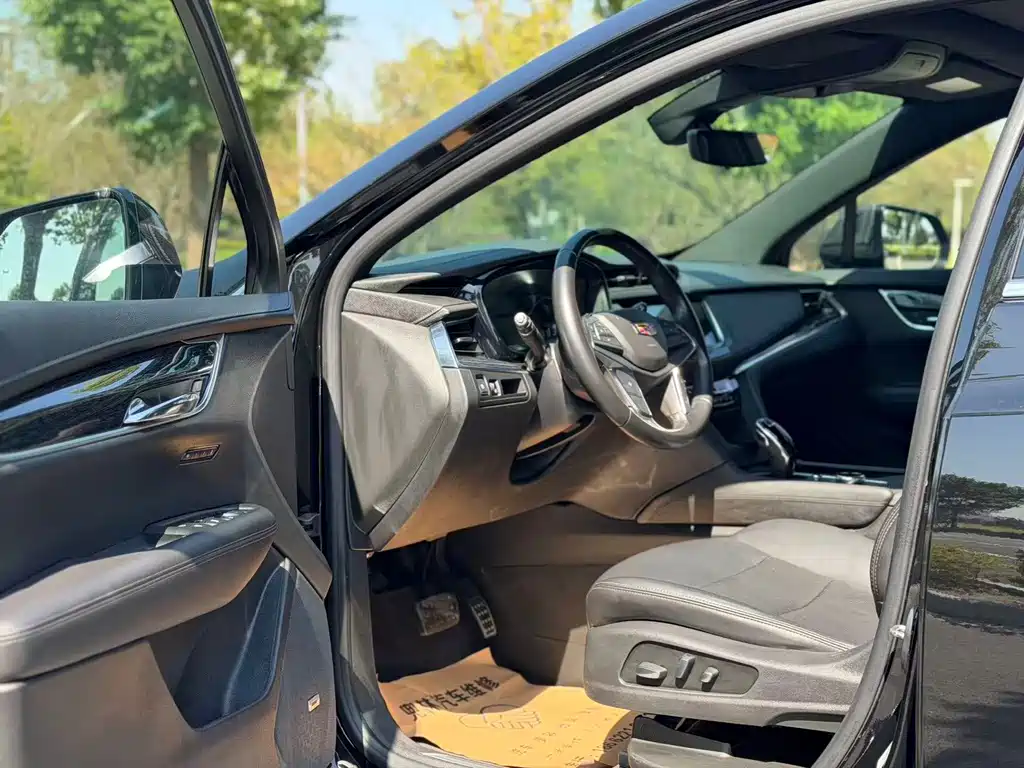 Cadillac XT5 — фото 7