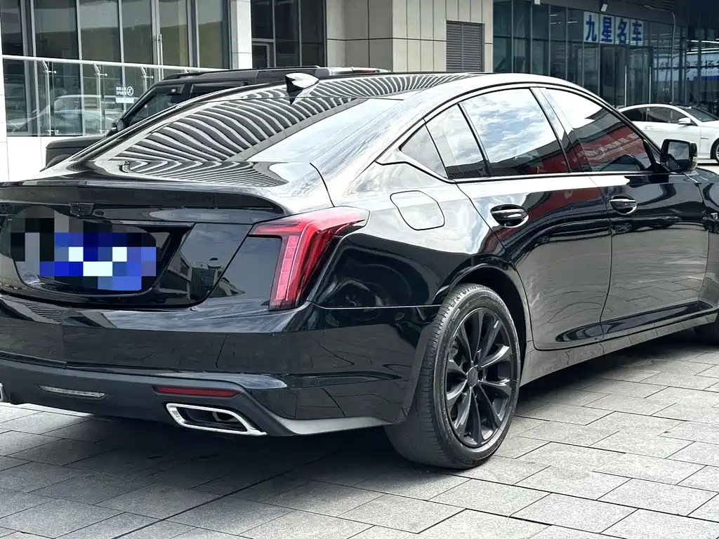 Cadillac CT5 — фото 7