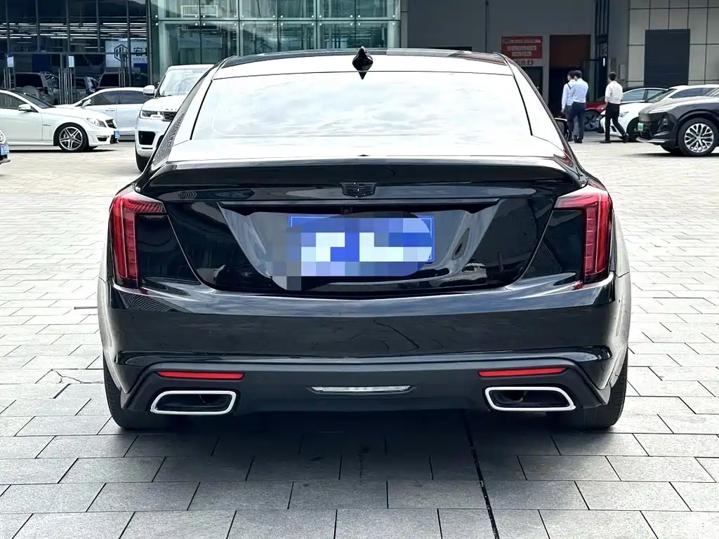 Cadillac CT5 — фото 8