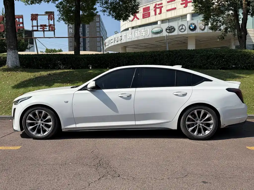 Cadillac CT5 — фото 3