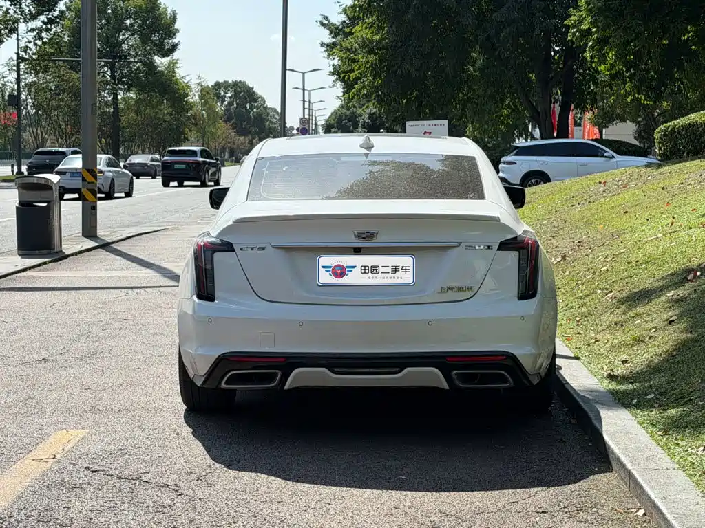 Cadillac CT5 — фото 5