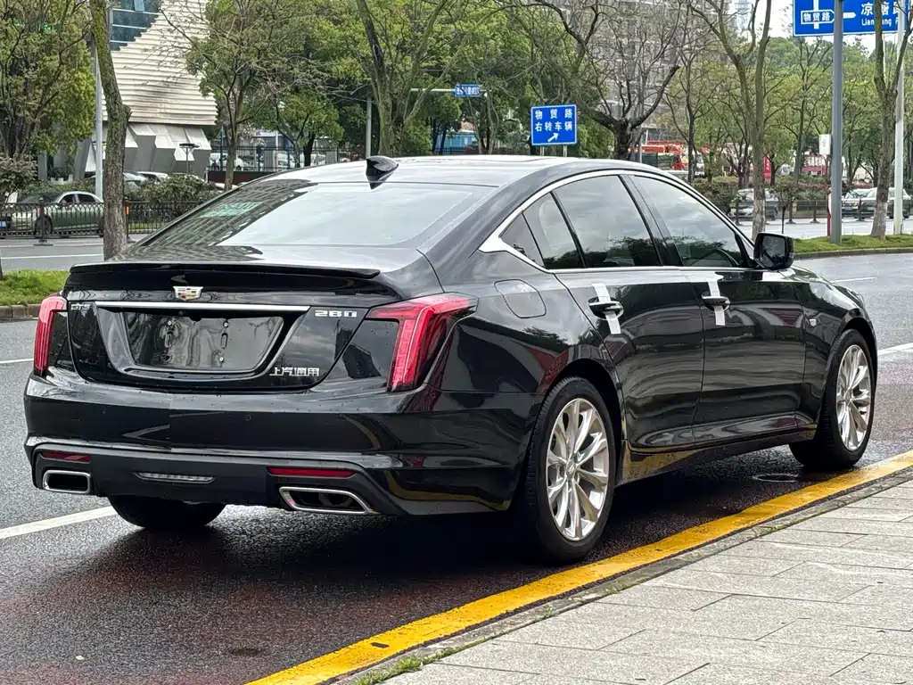 Cadillac CT5 — фото 9