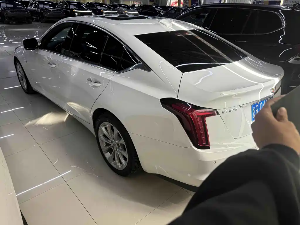Cadillac CT5 — фото 2