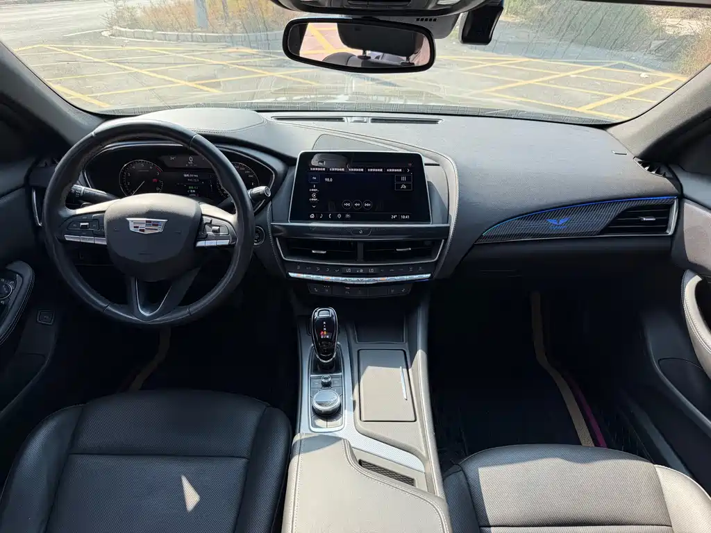 Cadillac CT5 — фото 5