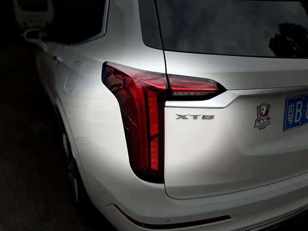 Cadillac XT6 — фото 13