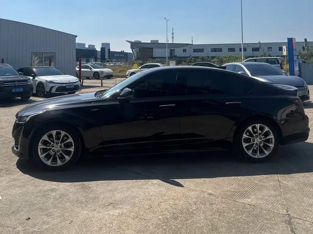 Cadillac CT5 — фото 3