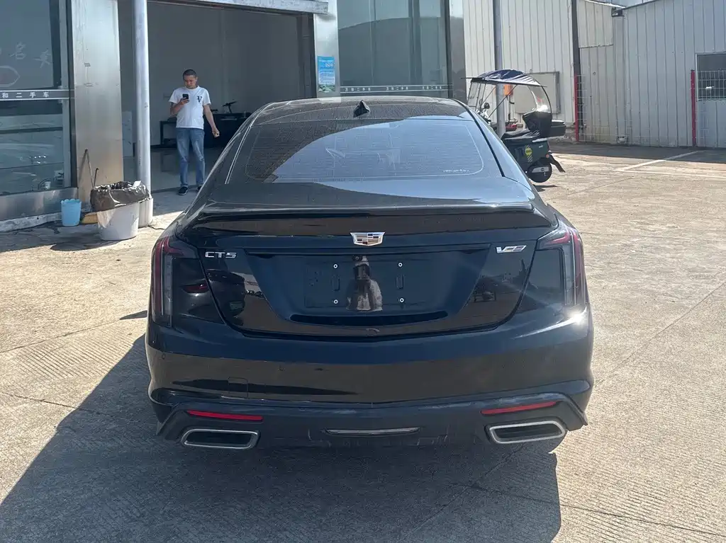 Cadillac CT5 — фото 4