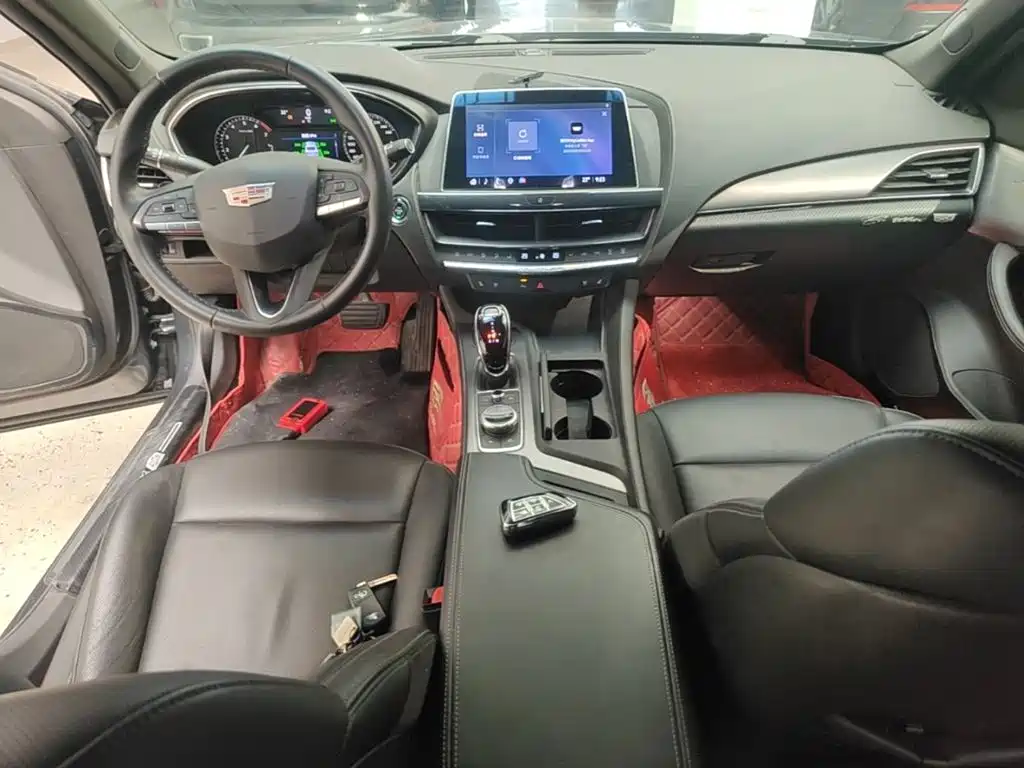 Cadillac CT5 — фото 10