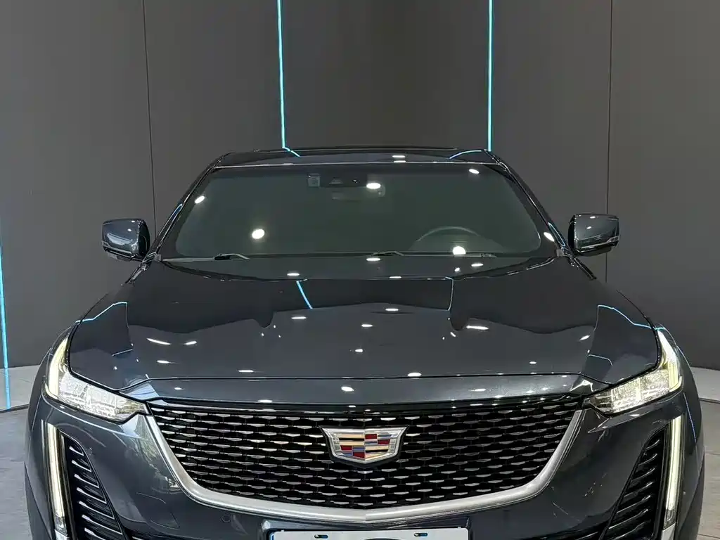 Cadillac CT5 — фото 2