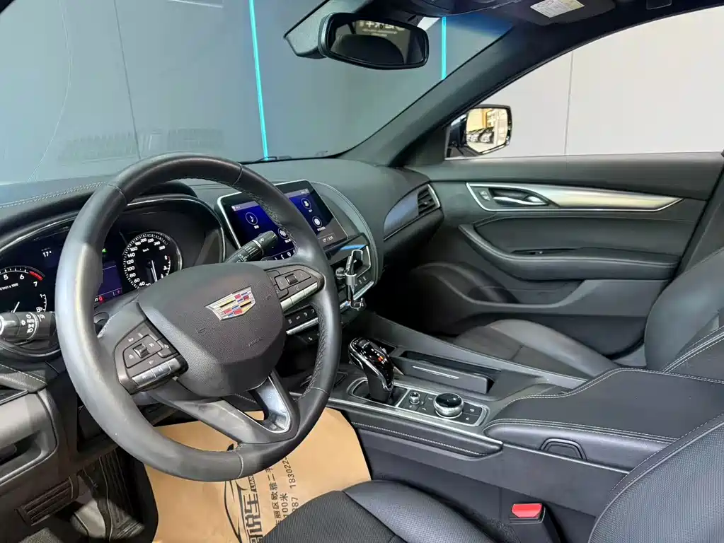 Cadillac CT5 — фото 11