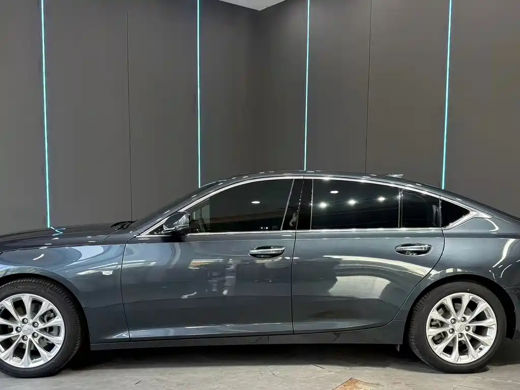 Cadillac CT5 — фото 4