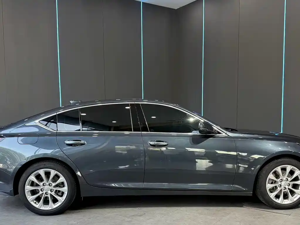 Cadillac CT5 — фото 5