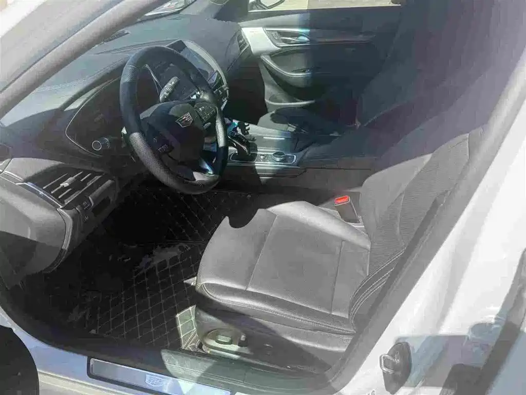 Cadillac CT5 — фото 4