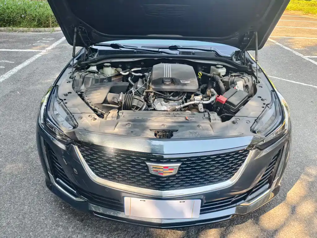 Cadillac CT5 — фото 13