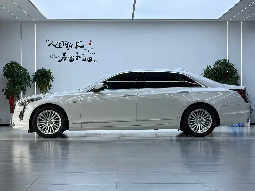 Cadillac CT6 — фото 17
