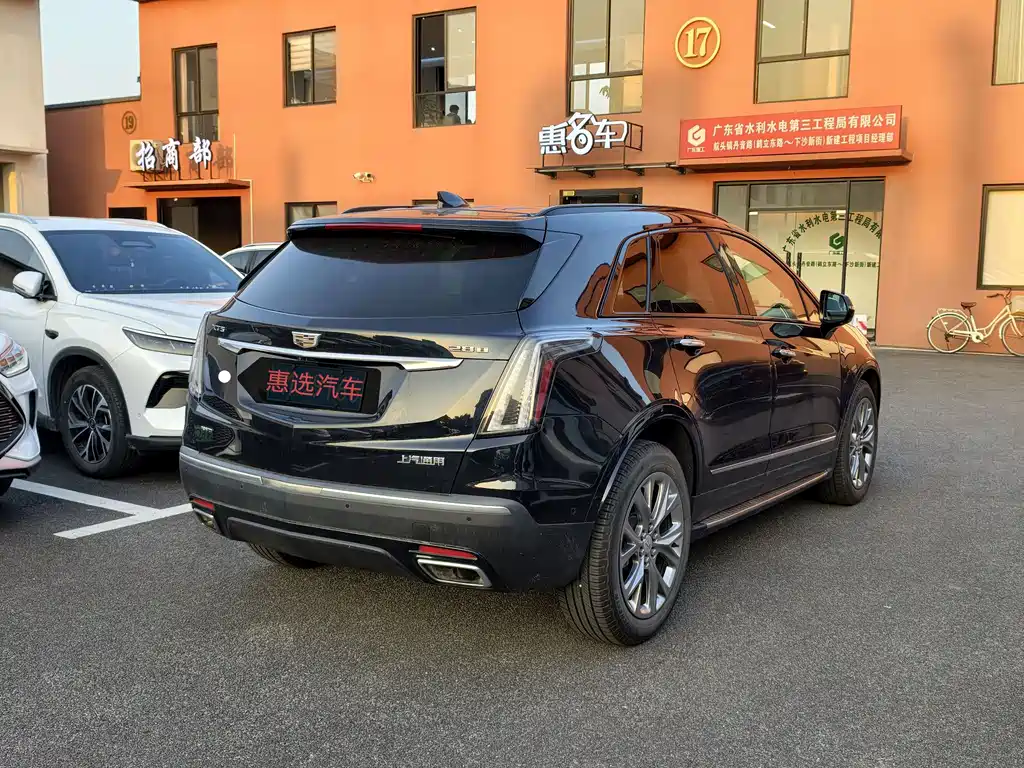 Cadillac XT5 — фото 9