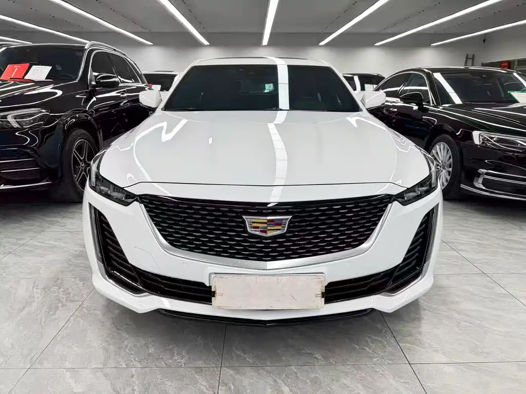 Cadillac CT5 — фото 2
