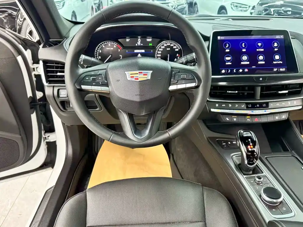 Cadillac CT5 — фото 17