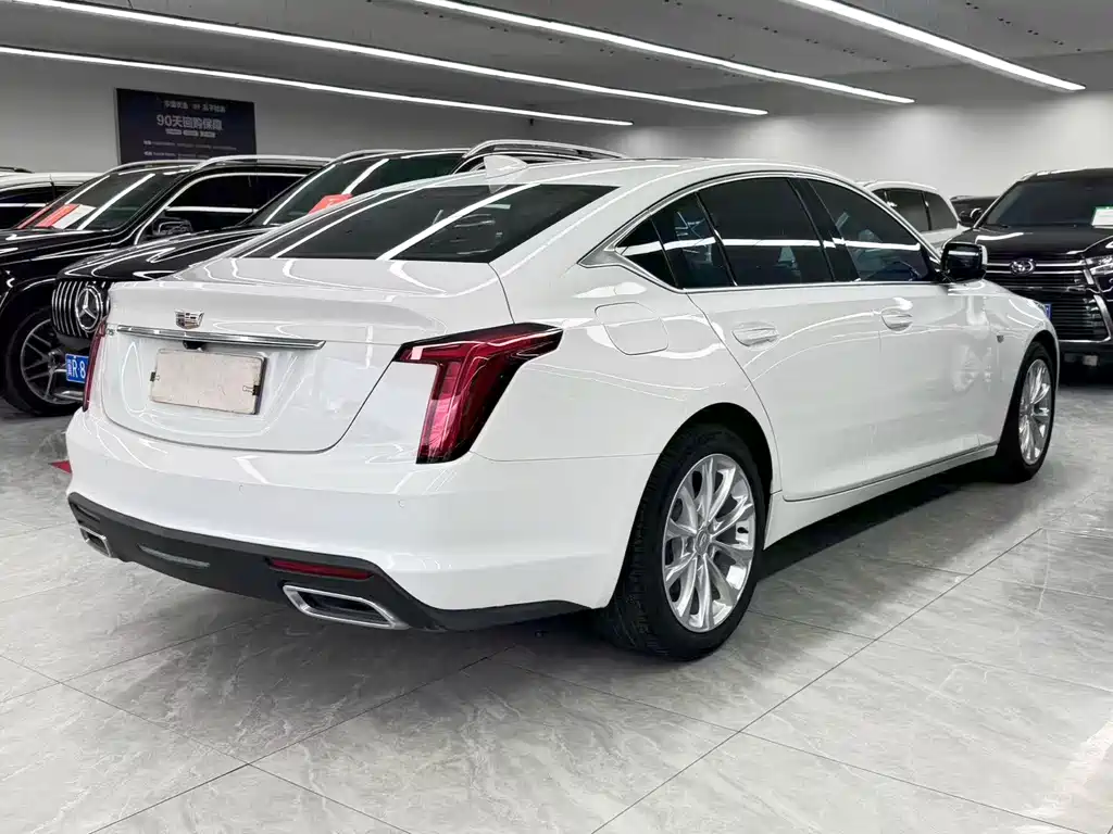 Cadillac CT5 — фото 6