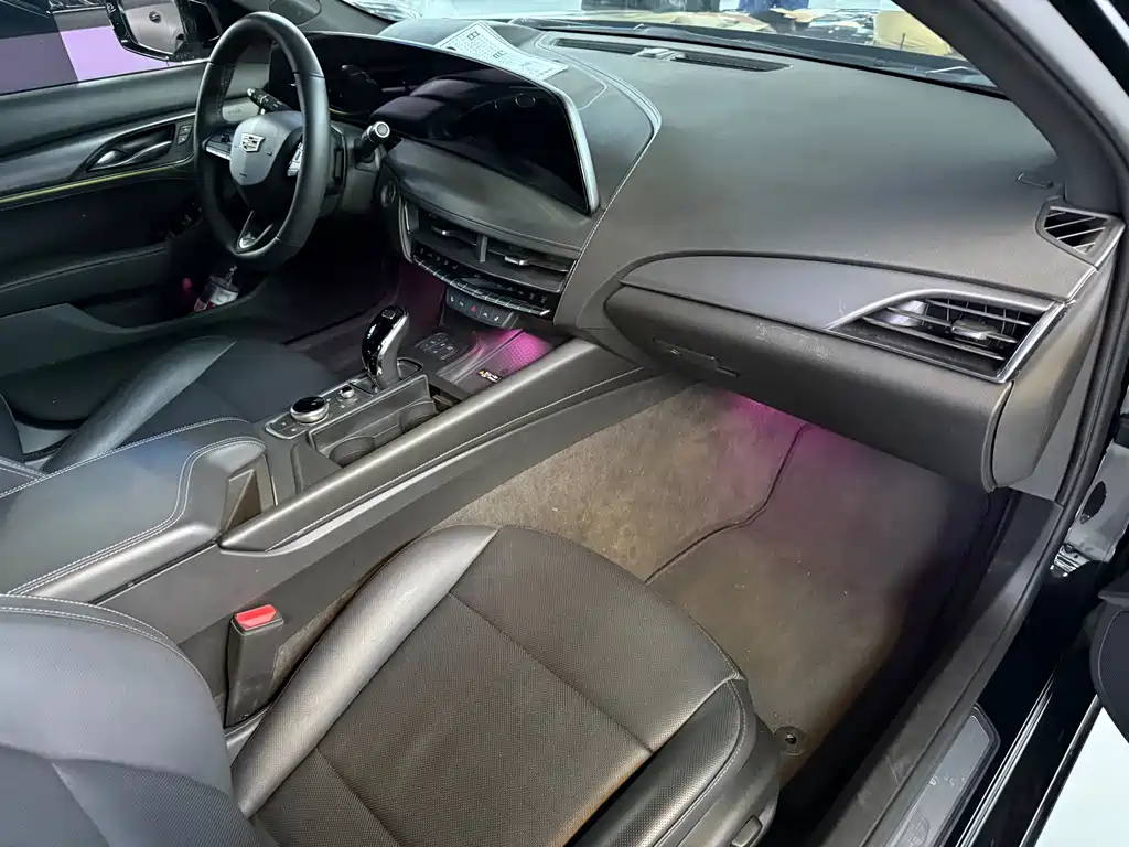Cadillac CT5 — фото 4