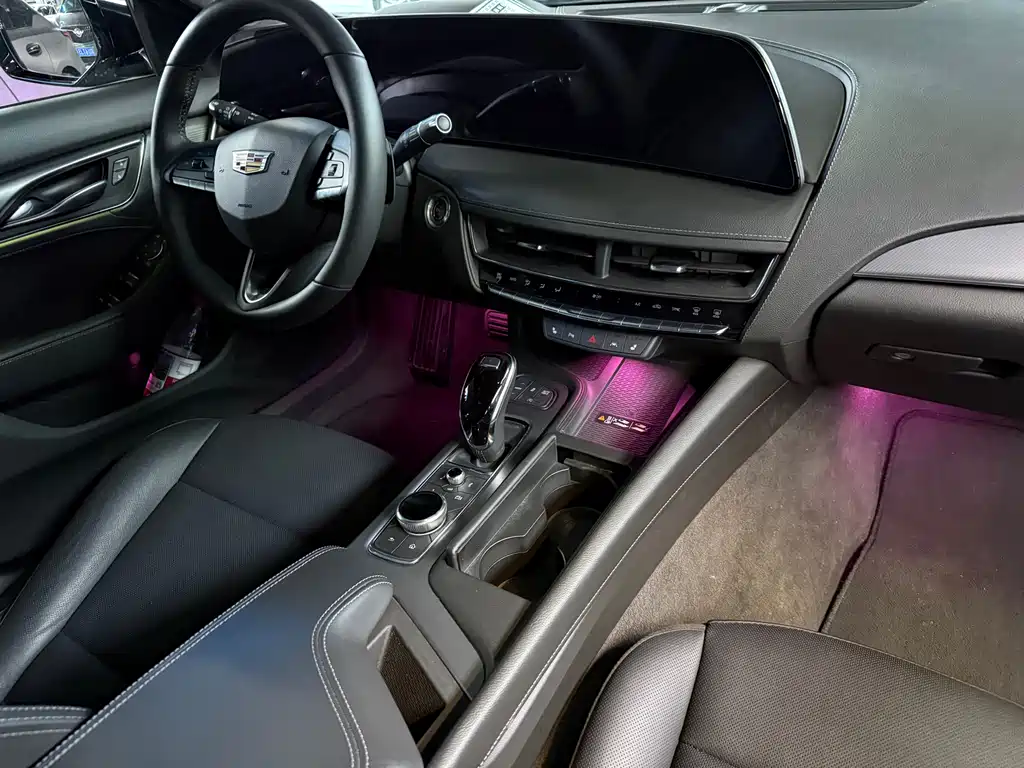 Cadillac CT5 — фото 5