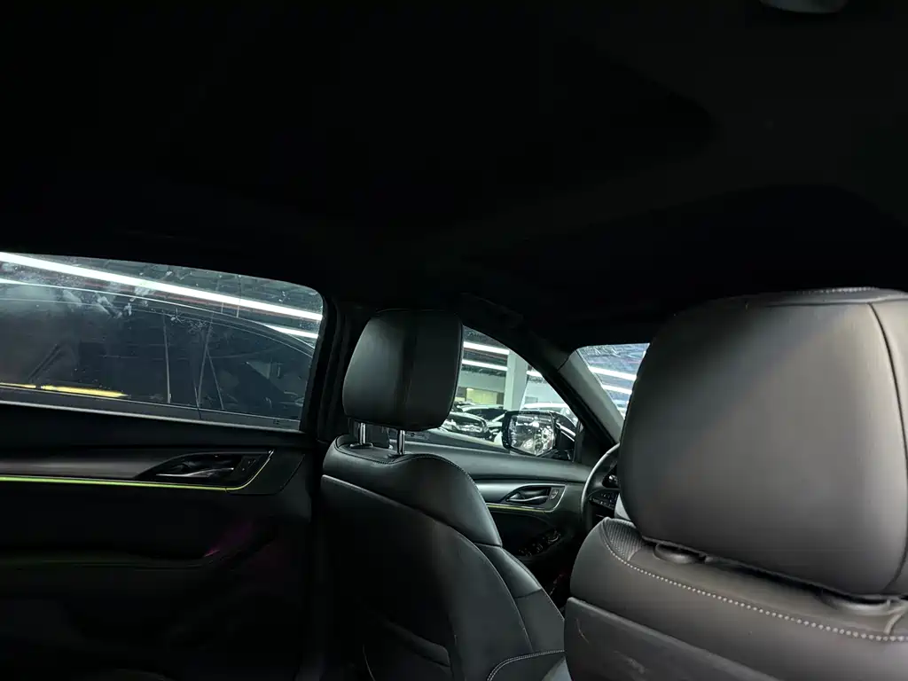 Cadillac CT5 — фото 7