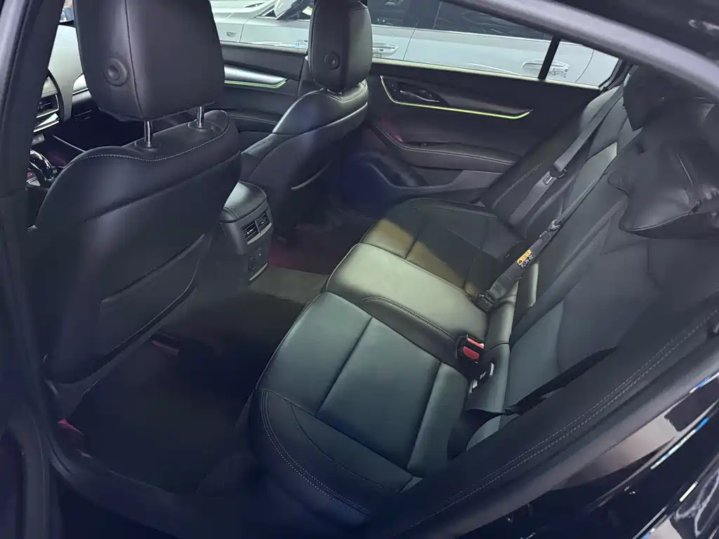 Cadillac CT5 — фото 10