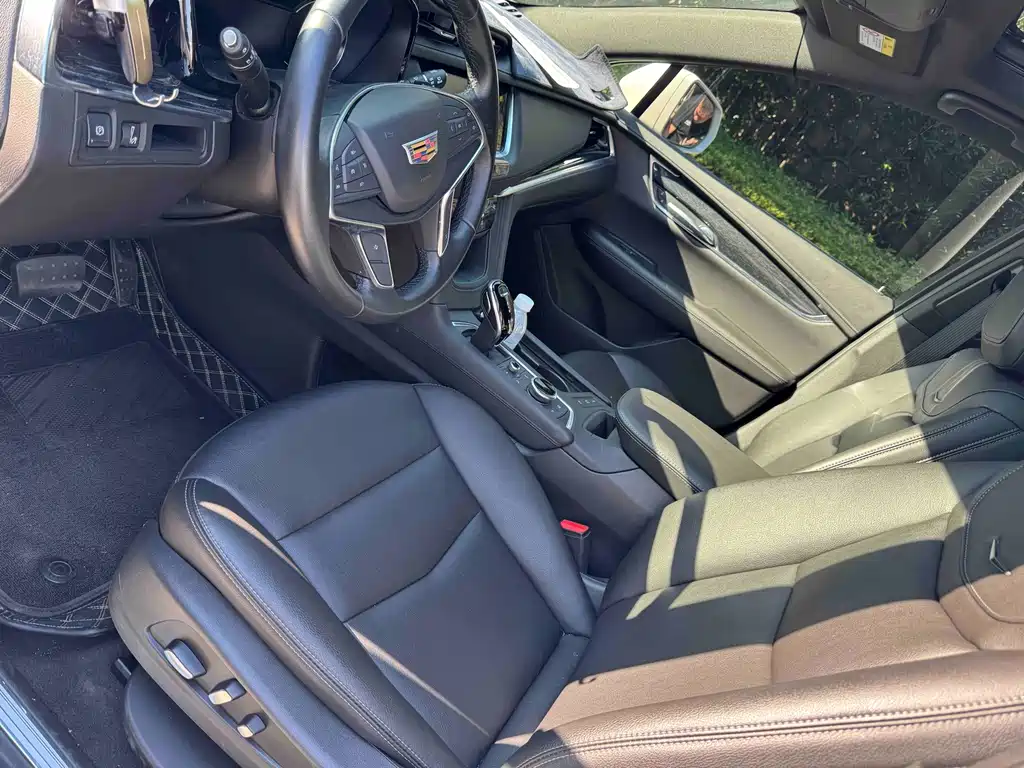 Cadillac XT5 — фото 6