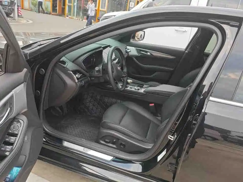 Cadillac CT5 — фото 4