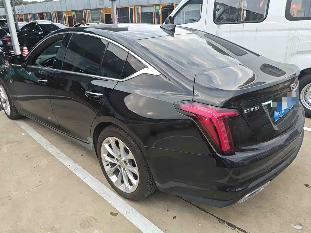 Cadillac CT5 — фото 8
