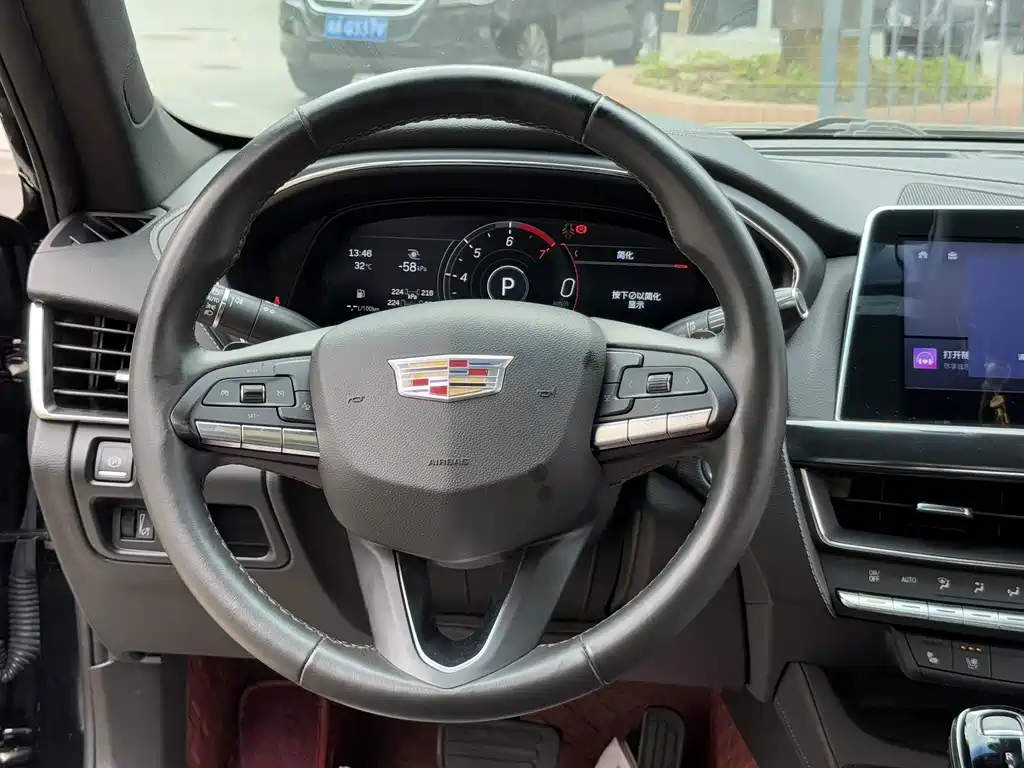 Cadillac CT5 — фото 28