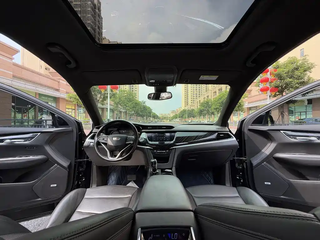 Cadillac XT6 — фото 31