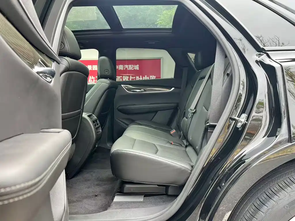 Cadillac XT5 — фото 6