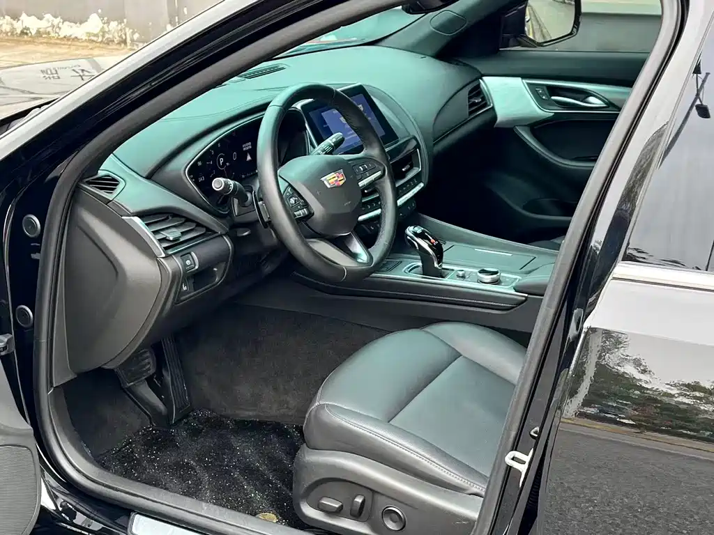 Cadillac CT5 — фото 4