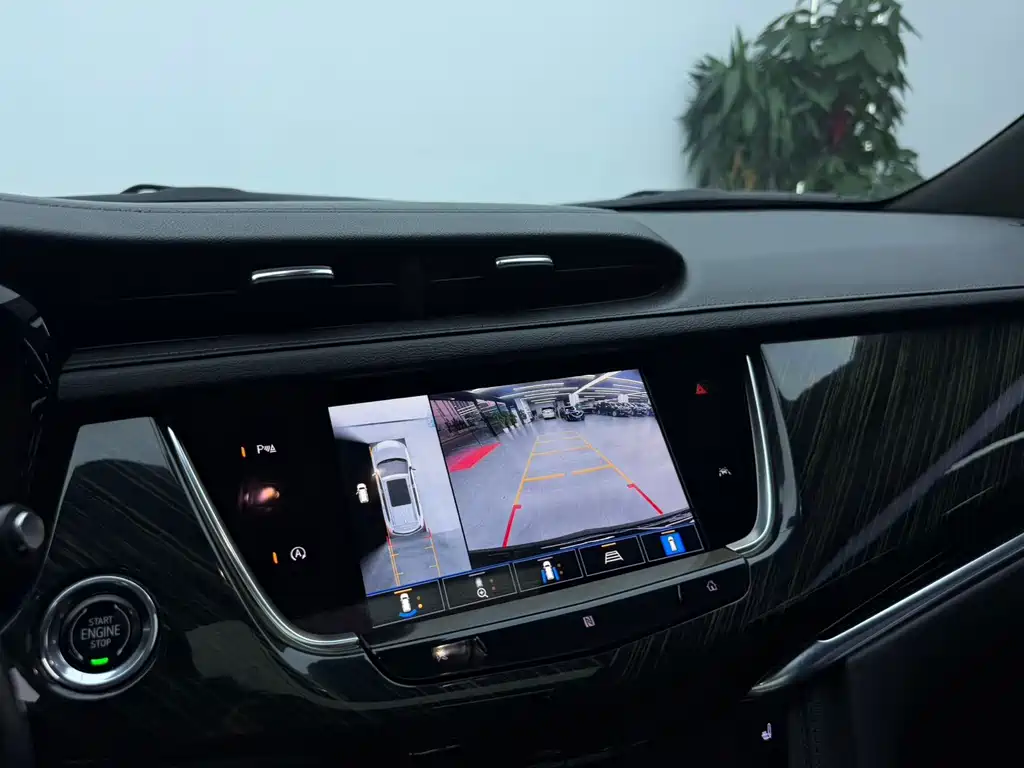 Cadillac XT6 — фото 13