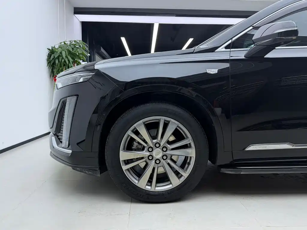 Cadillac XT6 — фото 18