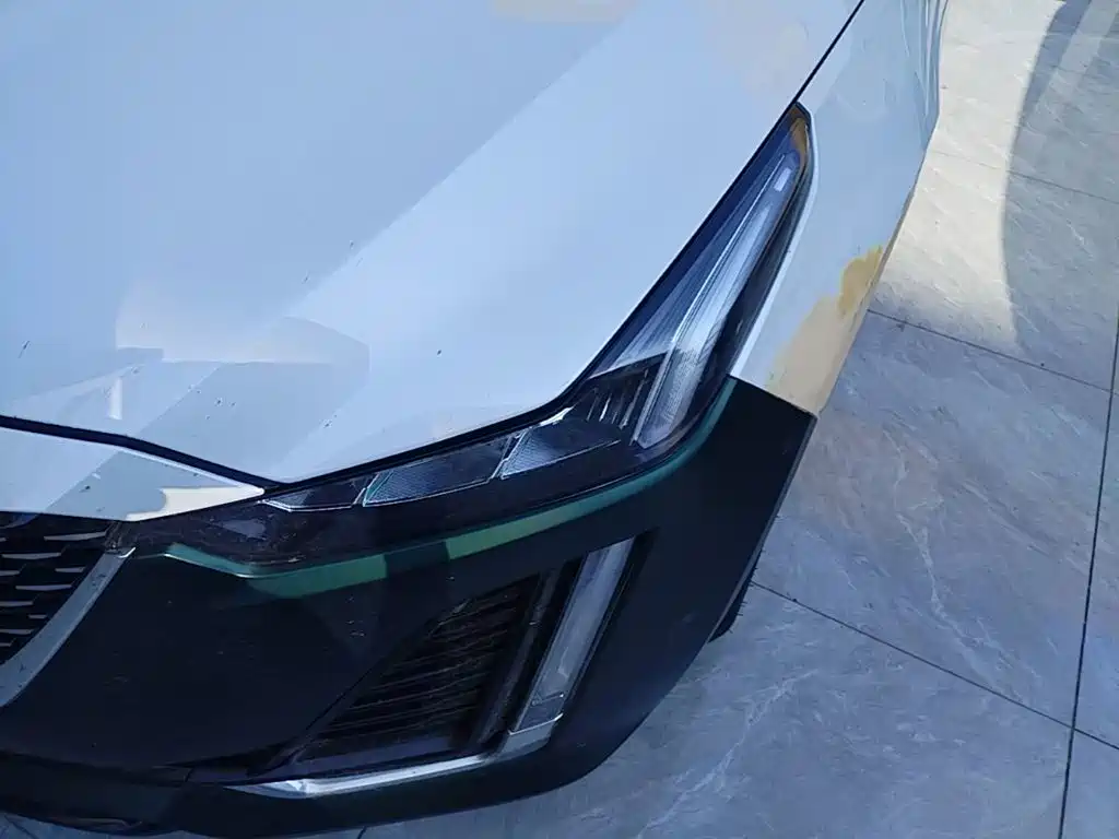 Cadillac CT5 — фото 24