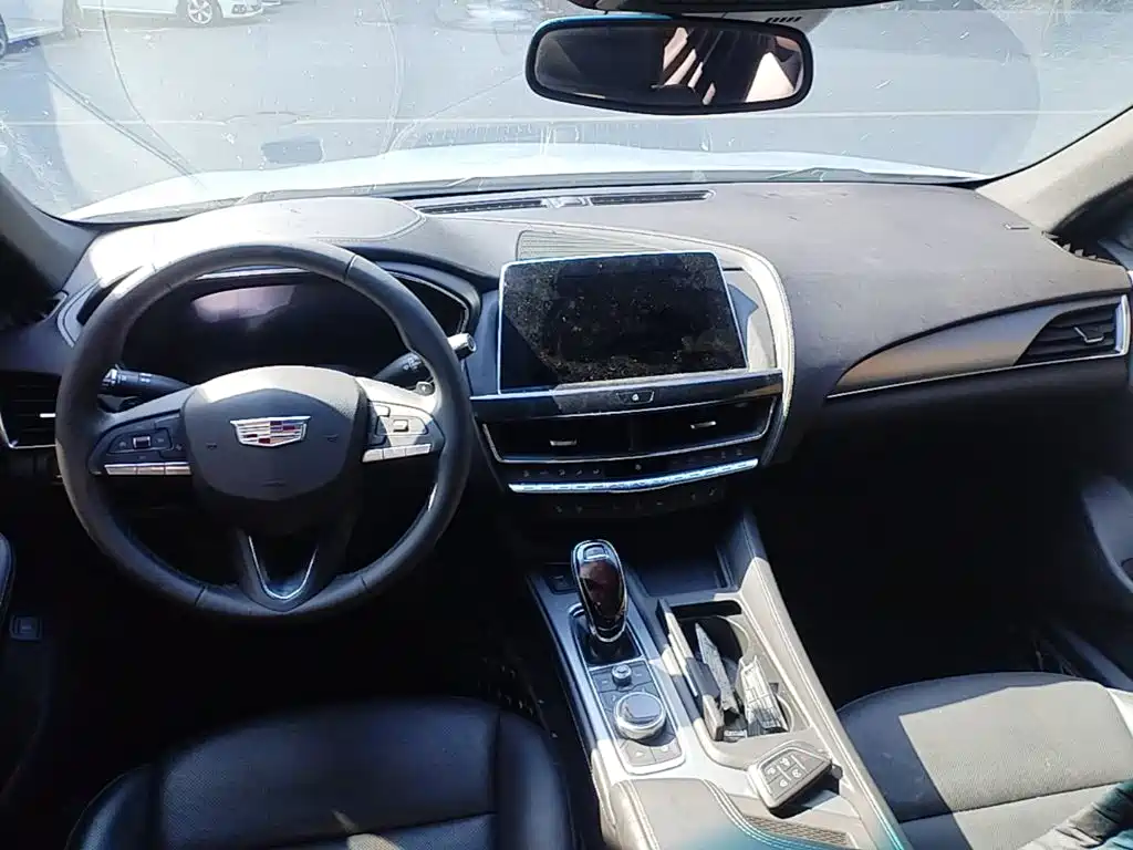Cadillac CT5 — фото 10