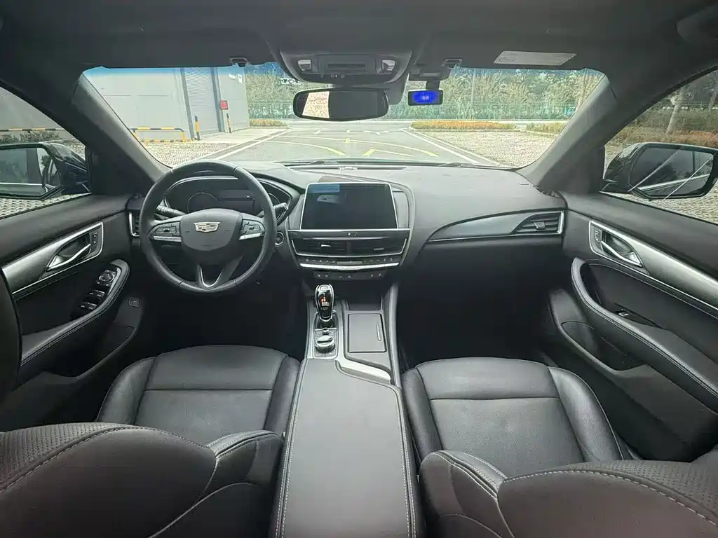 Cadillac CT5 — фото 8