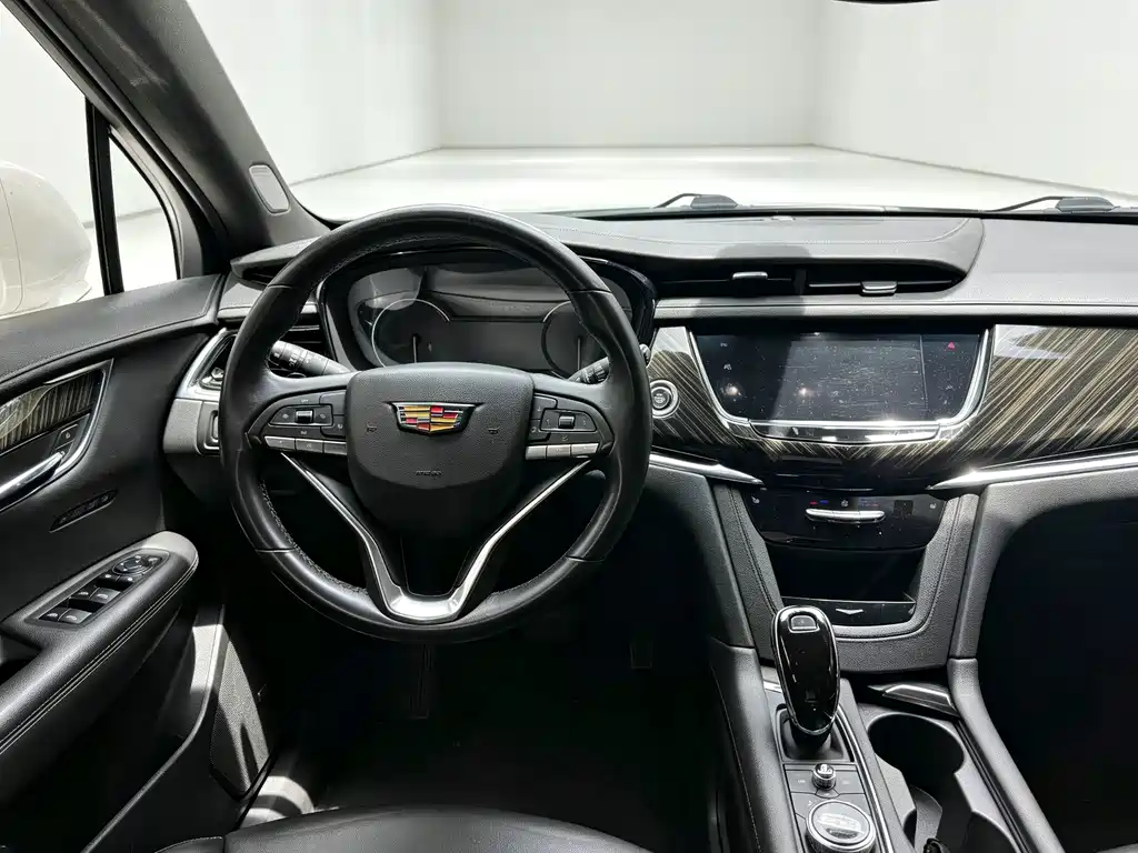 Cadillac XT6 — фото 5