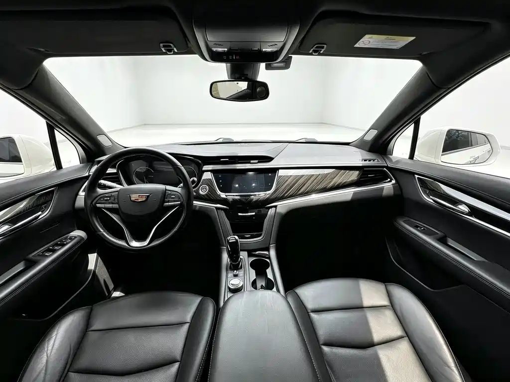 Cadillac XT6 — фото 6