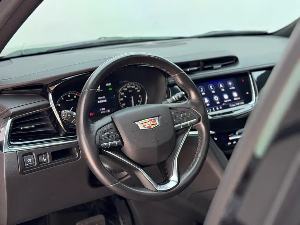 Cadillac XT6 — фото 14