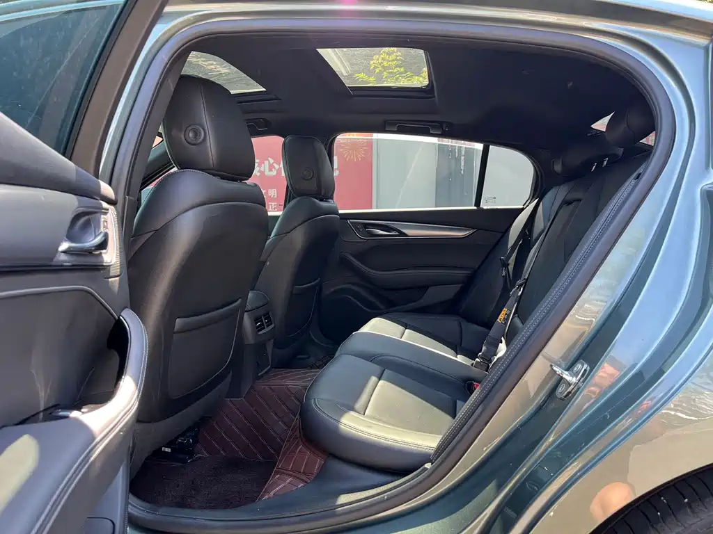 Cadillac CT5 — фото 6