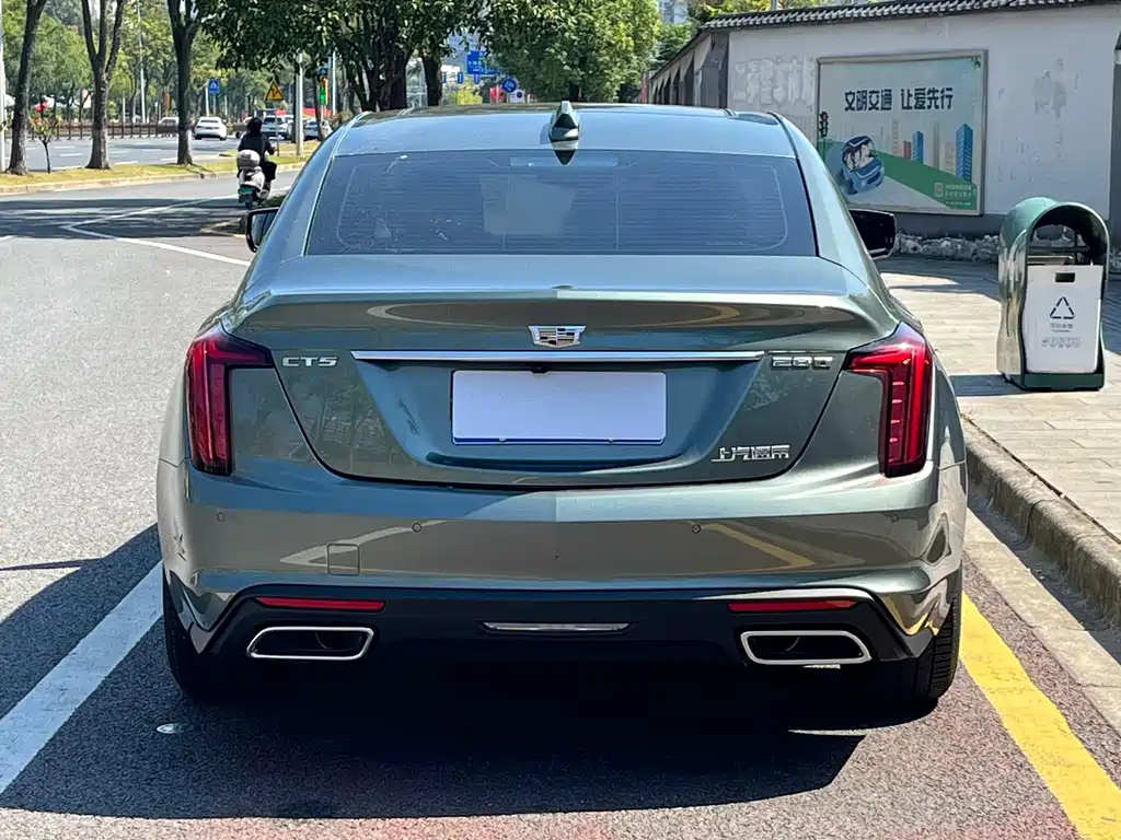 Cadillac CT5 — фото 9