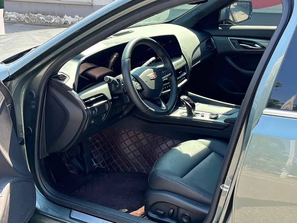 Cadillac CT5 — фото 10