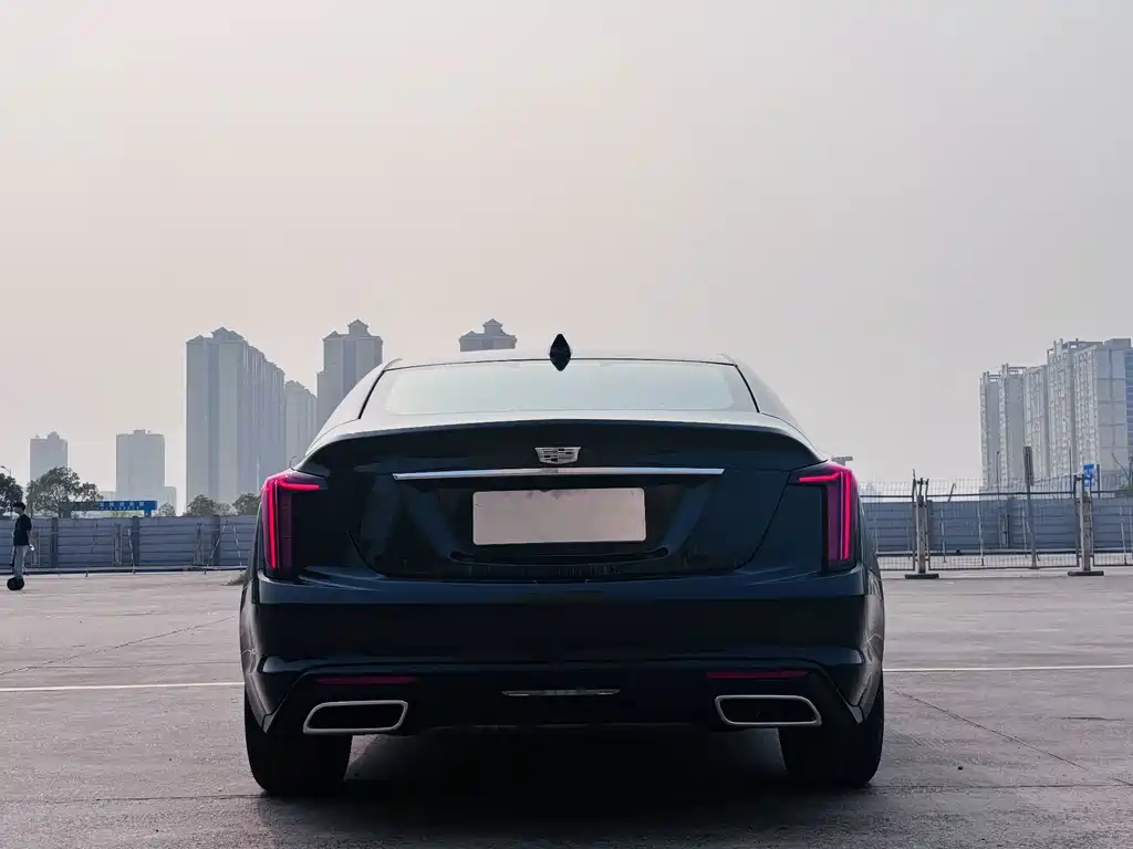Cadillac CT5 — фото 11