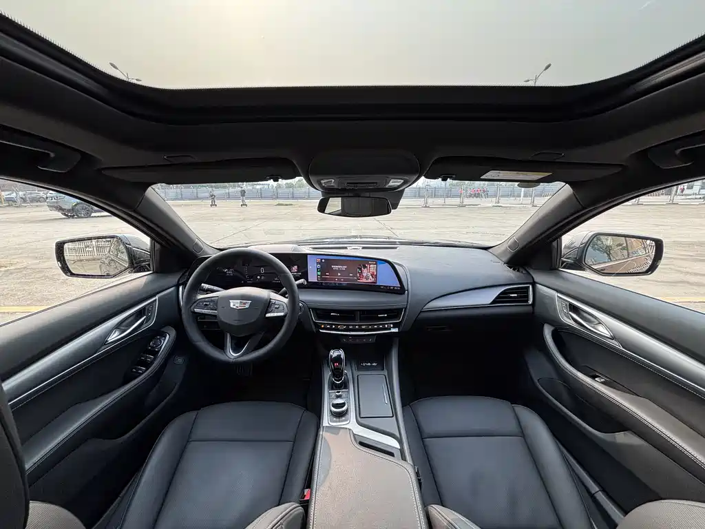 Cadillac CT5 — фото 4